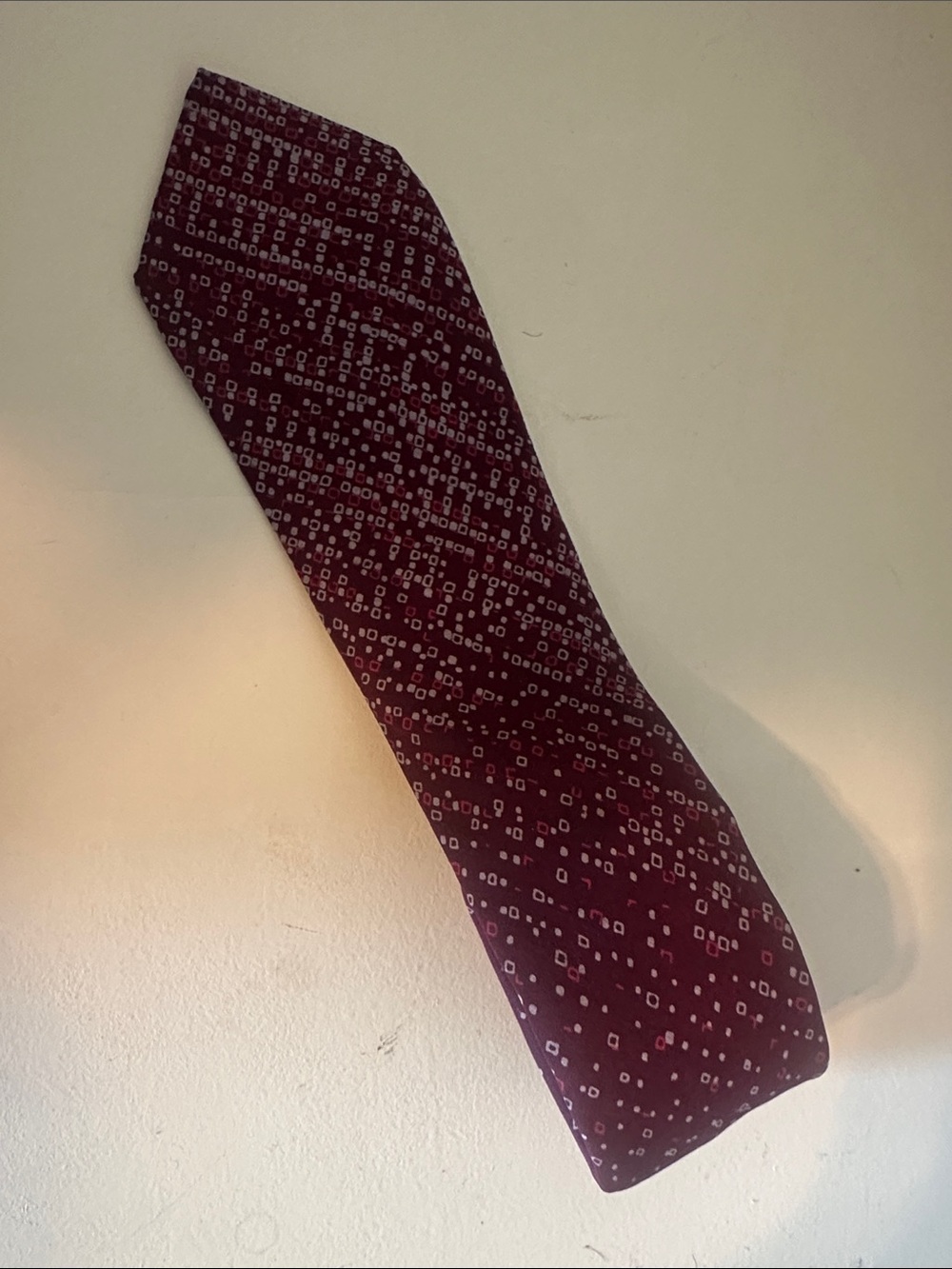 Classic Men's Burgundy Patterned Tie